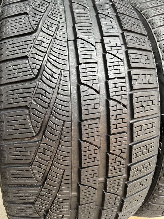 Шины зимние 235/35/R19 Pirelli Sottozero Winter 210
