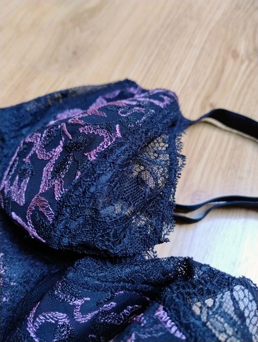 Piękne body Corin 75D/E