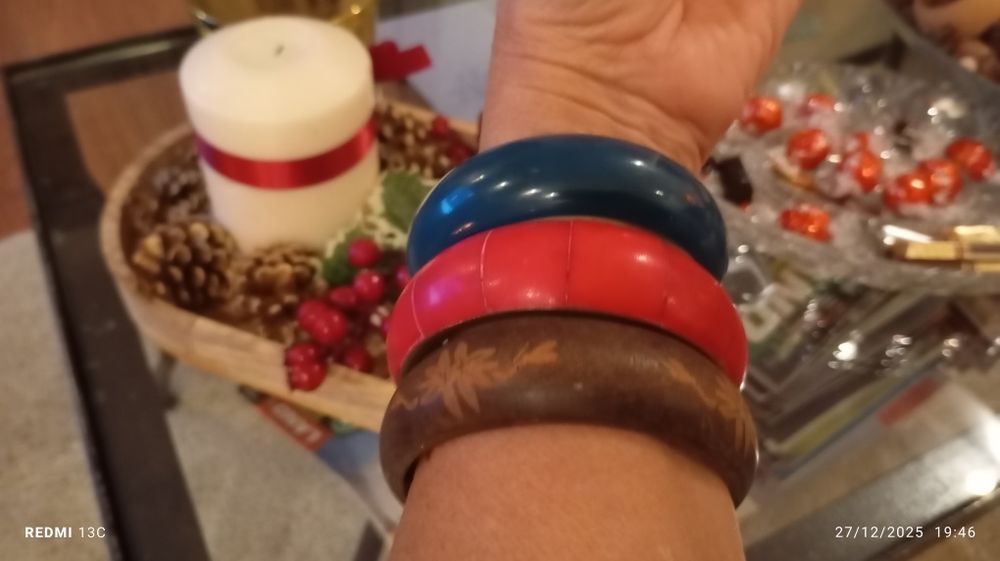 Pulseiras diversas novas muito bonitas