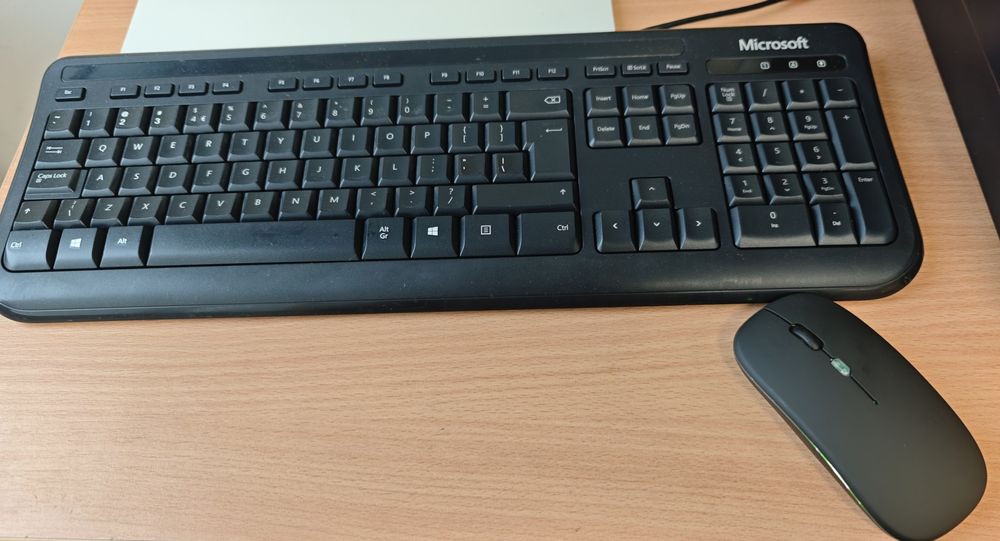 Zestaw: monitor 24", komputer AMD Ryzen 5, 32GB RAM, SSD 512GB, Win11