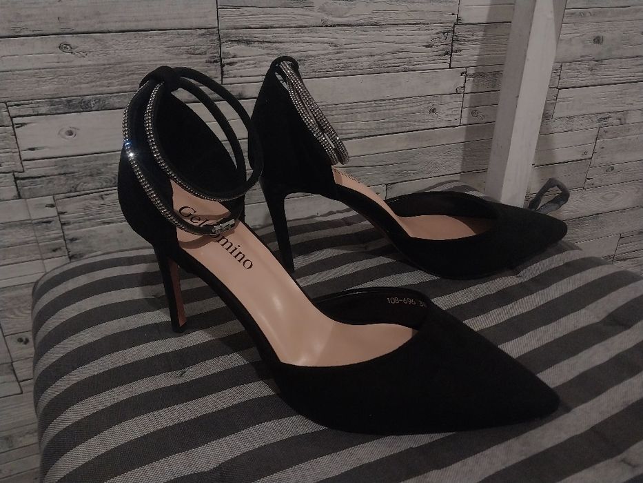 продам нові туфлі на шпильці