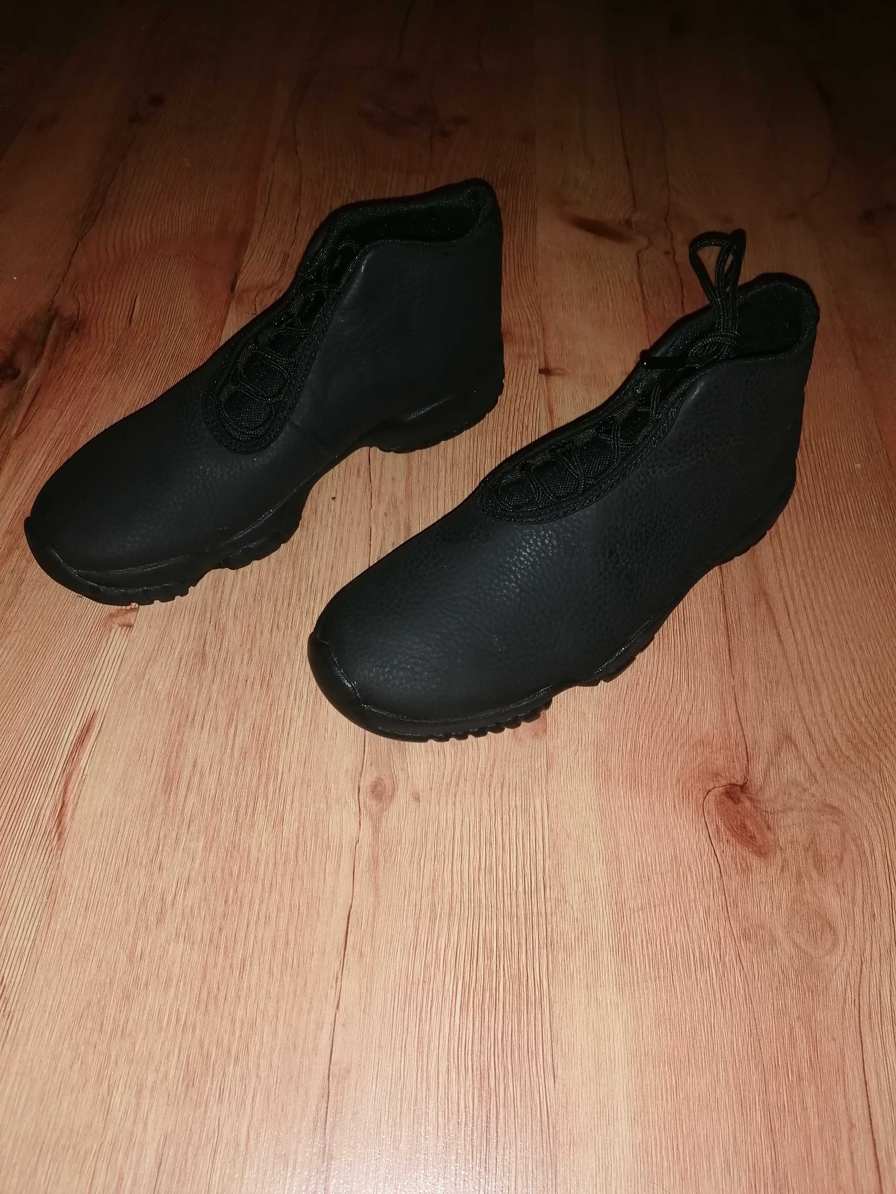 Air jordan future sales triple black leather
