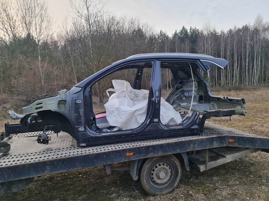Cwiartka prog slupek dach pas tylny wanna kia niro .