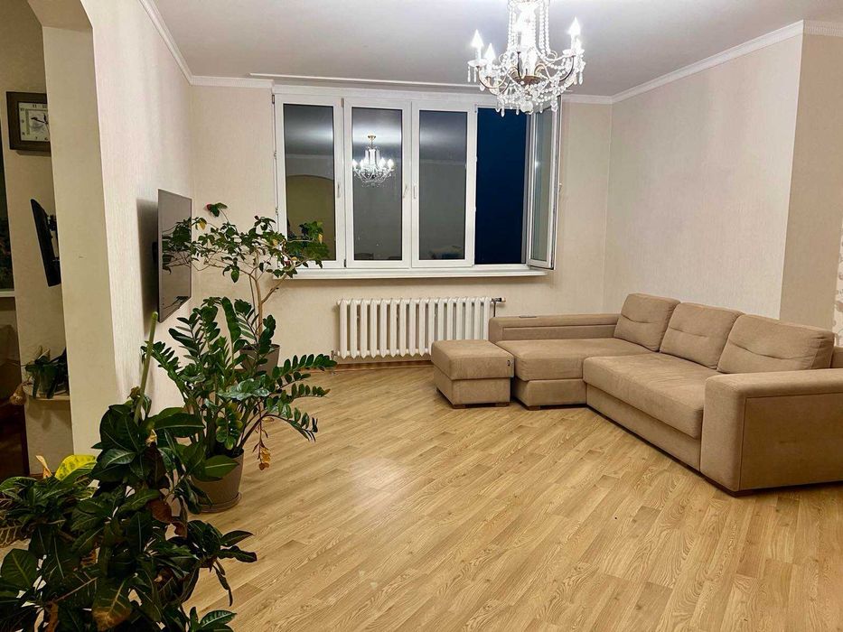 Продаж 3-к. квартира в ЖК Корона, Срібнокільська 1, Позняки