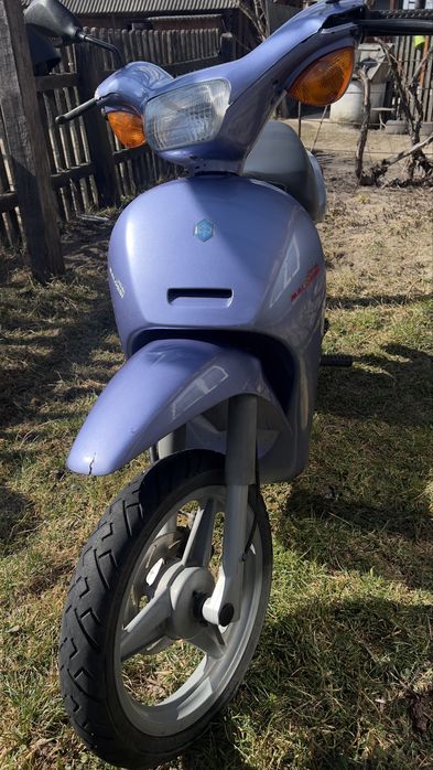 Продам Італійський скутер Piaggio Free 50. На 14 колесах. Має італійський техпаспорт.