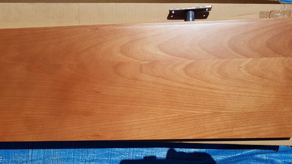 Prateleira nova na caixa cor faia