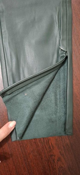 Шкіряні легінси від zara