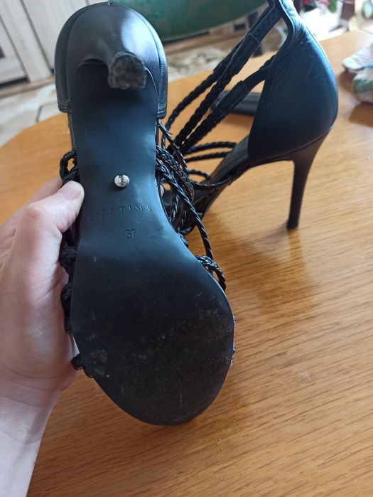 Skórzane buty szpilki Ryłko 37