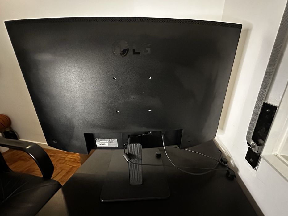 Monitor LG 32” Curvo 100Hz Full HD – 32MR50C-B – Impecável