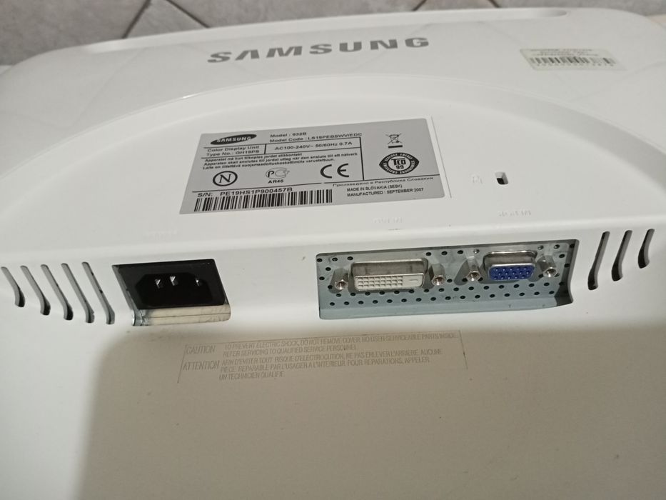 Продам монитор 19 дюймов от Samsung.