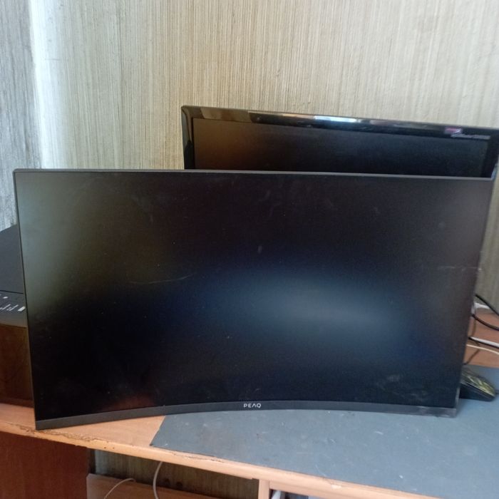 Монітор до комп'ютера