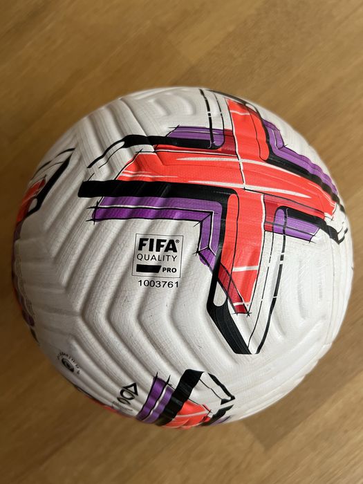 Футбольний м'яч Nike