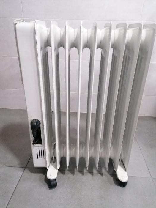 Aquecedor elétrico a óleo
