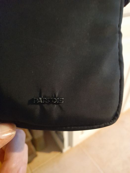 Pochete preta para telemóvel e carteira