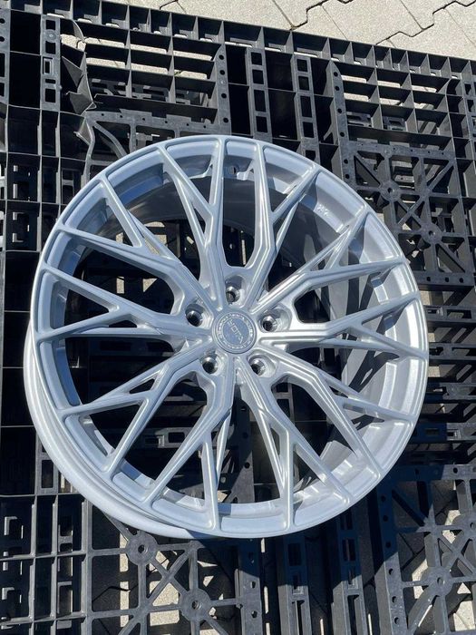 Felgi aluminiowe Yota Wheels YP7 19″ 8,5J ET30 5×120 Gloss Silver