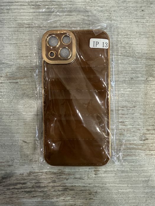 Чехол на iPhone 13