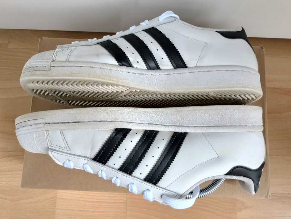 Buty sneakersy 42 Adidas Superstar white unisex