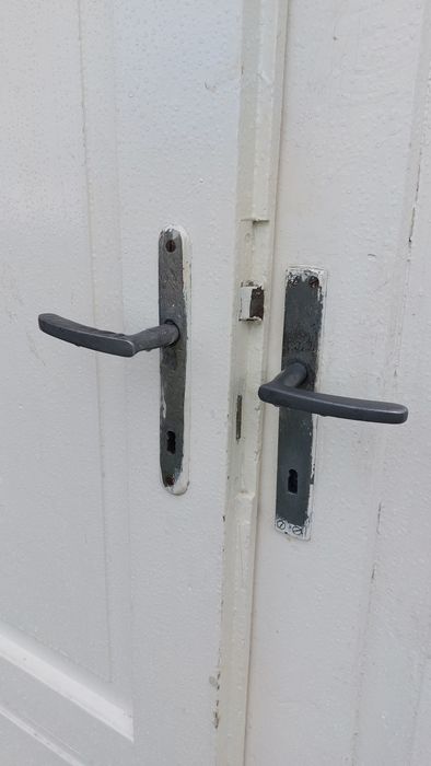 Drzwi drewniane stare solidne 3 zawiasy