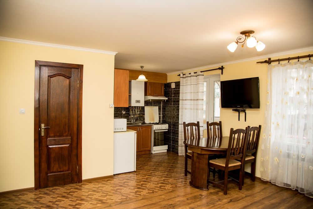 Здаються 2-кімнатні апартаменти в м.Берегово,навпроти терм.басейну.