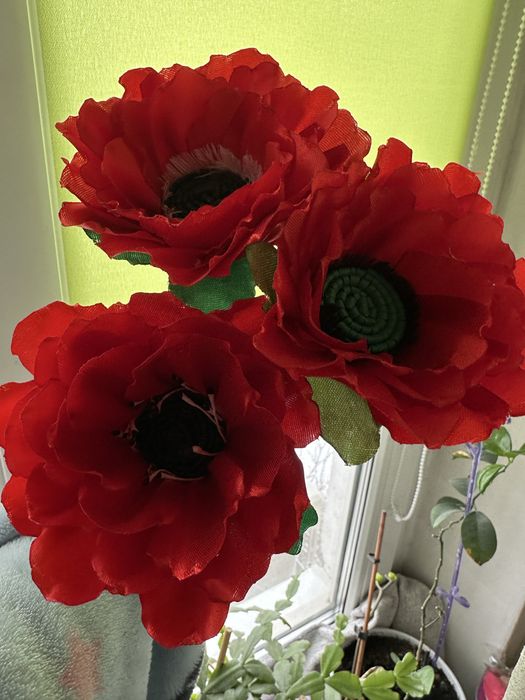 Квіти з атласної стрічки