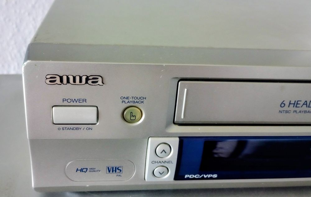 Magnetowid Aiwa BA75