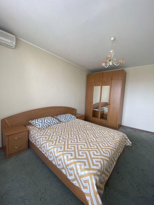 Подобово посуточно 3 кім Район Комарова можливо помісячно