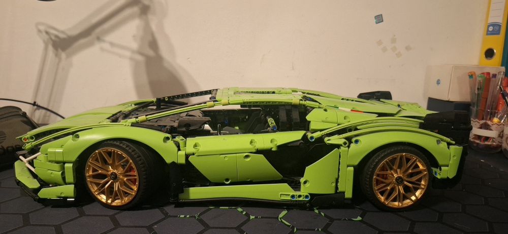 Lego technic Lamborghini Sian