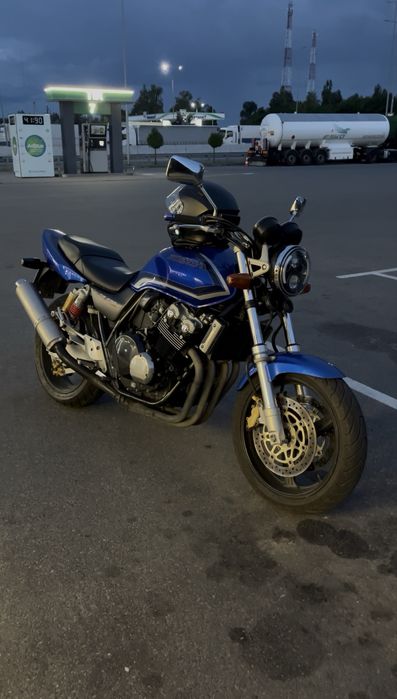 Honda CB400 Super Four Hyper Vtec1