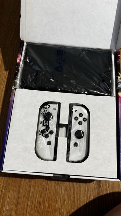 Nintendo switch oled + Mario kart deluxe