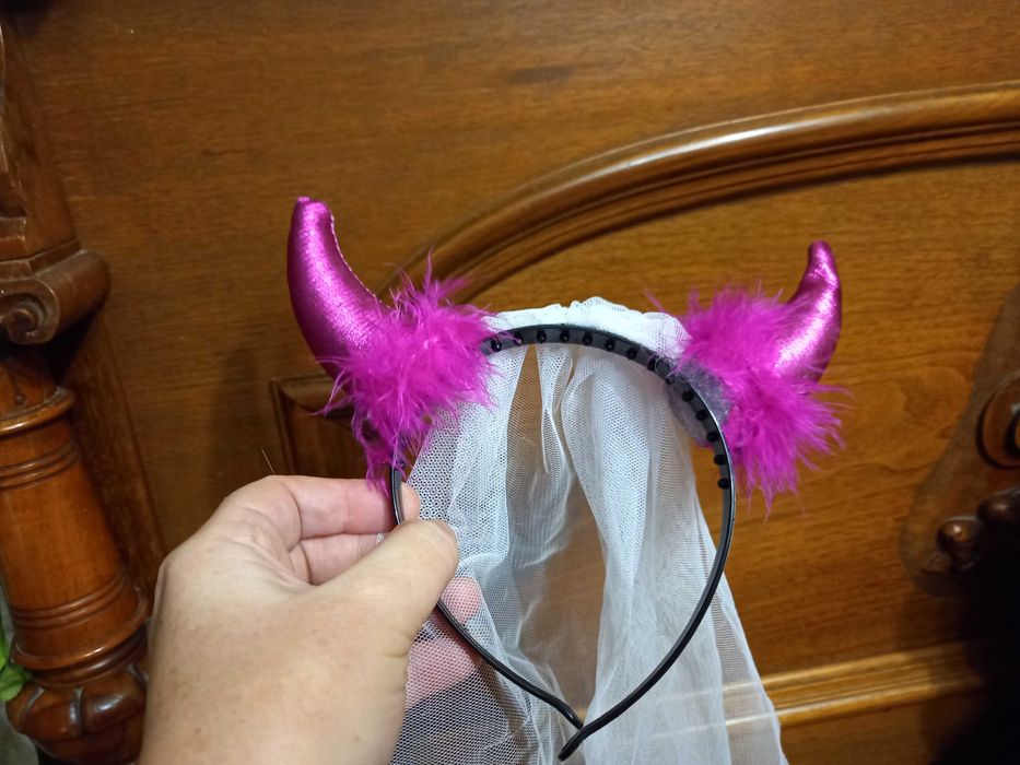 Атрибуты: шапочки, обручи