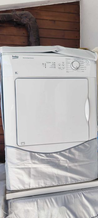 Máquina de secar roupa em muito bom estado marca Beko