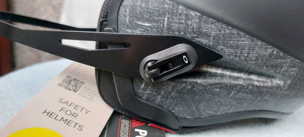 Гірськолижний шолом шлем OAKLEY ARC5