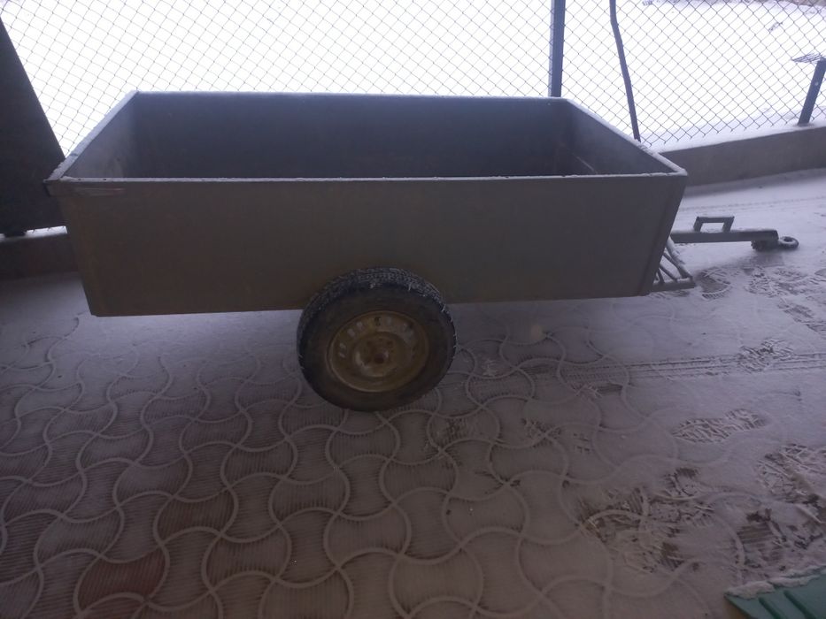 прицеп 1м на 2а колеса р 13 задній борт знімається