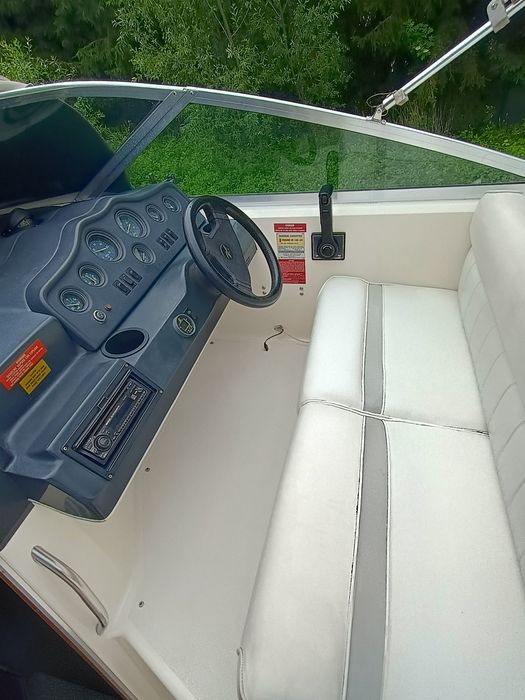 Sea Ray 230 Sundancer jacht motorowy łódź Okazyjna cena
