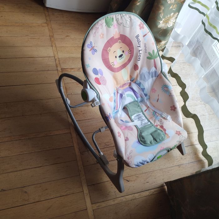 Продам Дитячий шезлонг в гарному стані