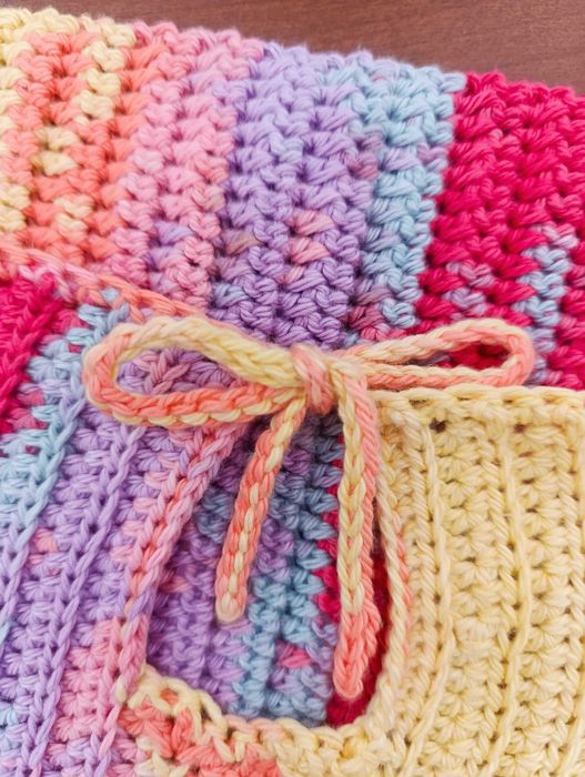 Crop Top de verão multicolorido feito à mão