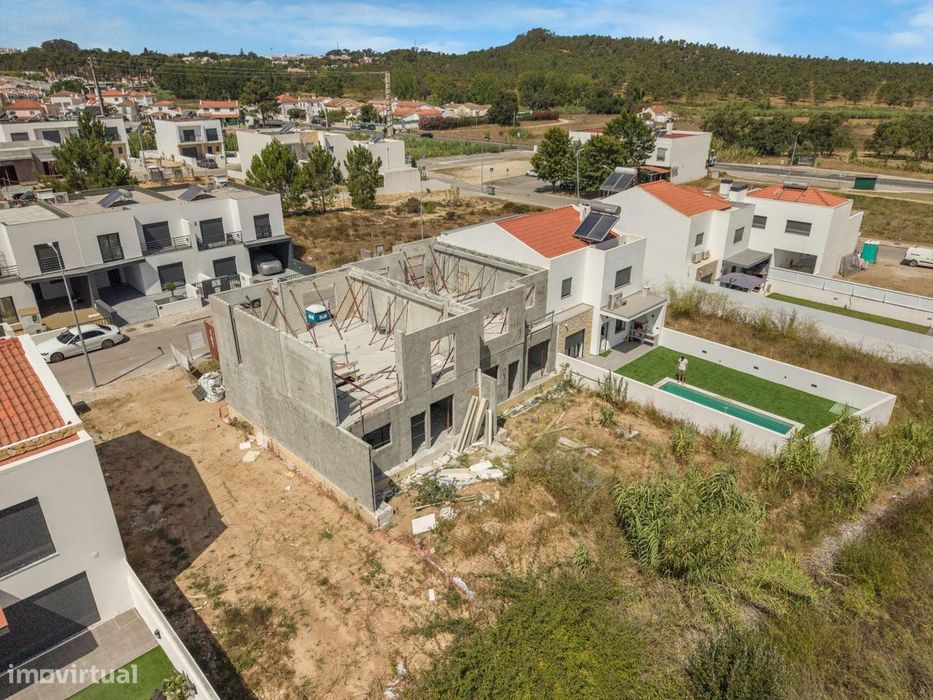 Moradia T3 em Banda com Jardim em Sesimbra