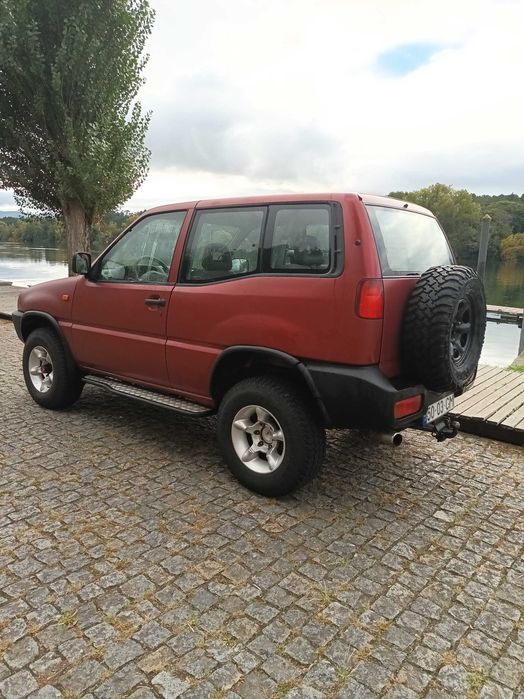 Nissan terrano 2.7 td