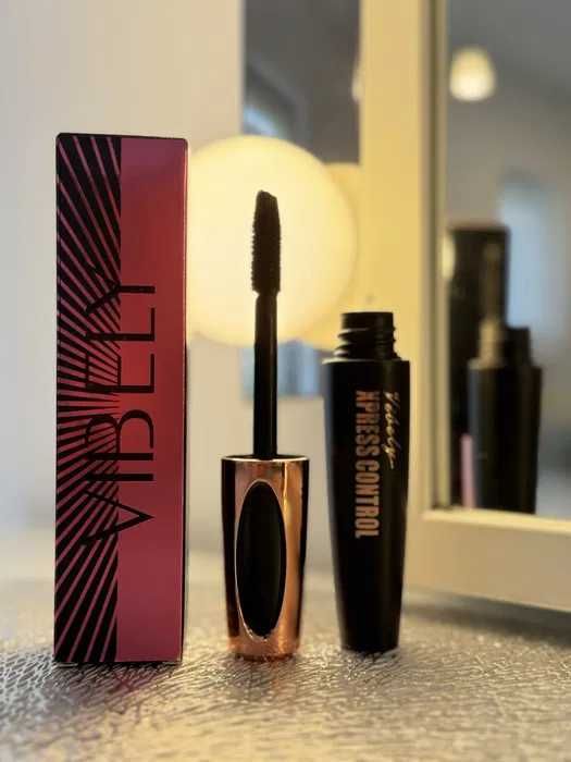 -50% Туш для вій Vibely водостійка, подовжуюча об'ємна чорний колір