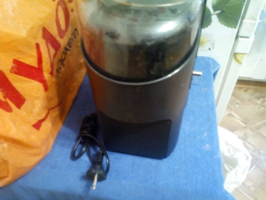 Соковыжималка  PHILIPS HR-1866 800W 2L  XL tube состояние новой
