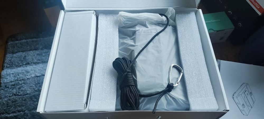 Limpador Automático de Vidros com Pulverização e Controlo Remoto