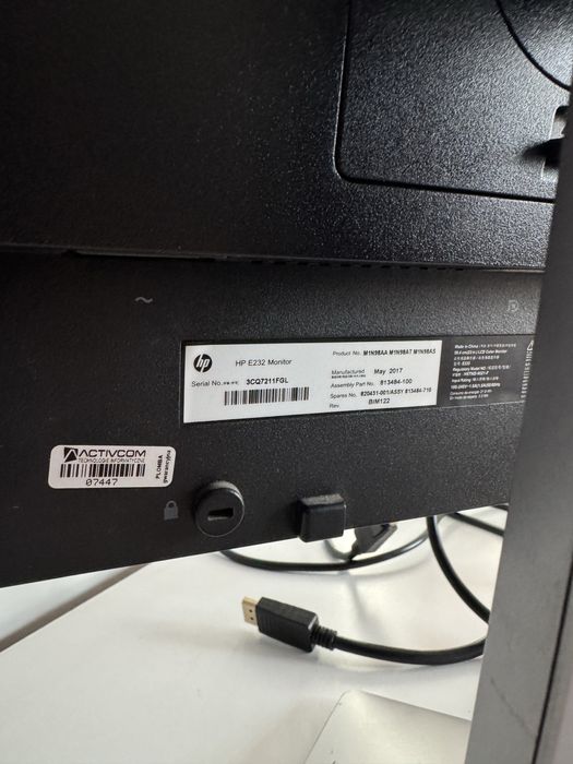 Monitor Hp E232 z kablem