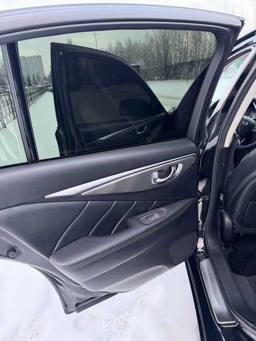 Продаю Инфинити Q50