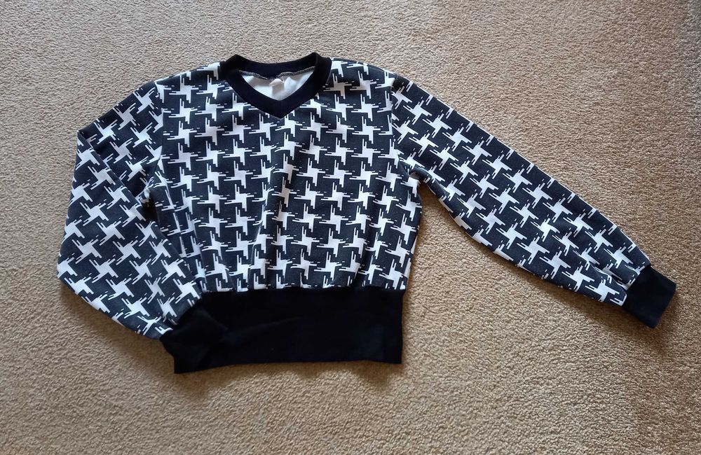 Bluzko-bluza krótka roz. 146-152 biało czarna
