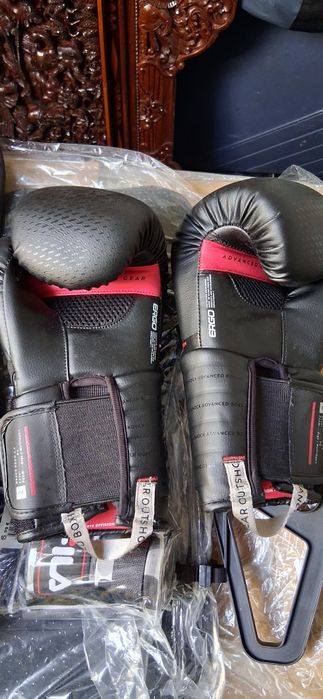 Luvas e caneleiras muay thai