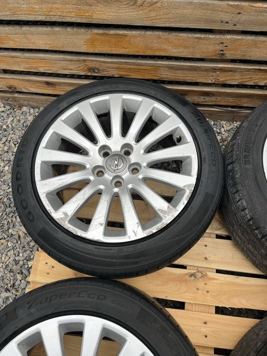 Диски алюмінієві з шинами Opel Insignia R18 5*120 245/45