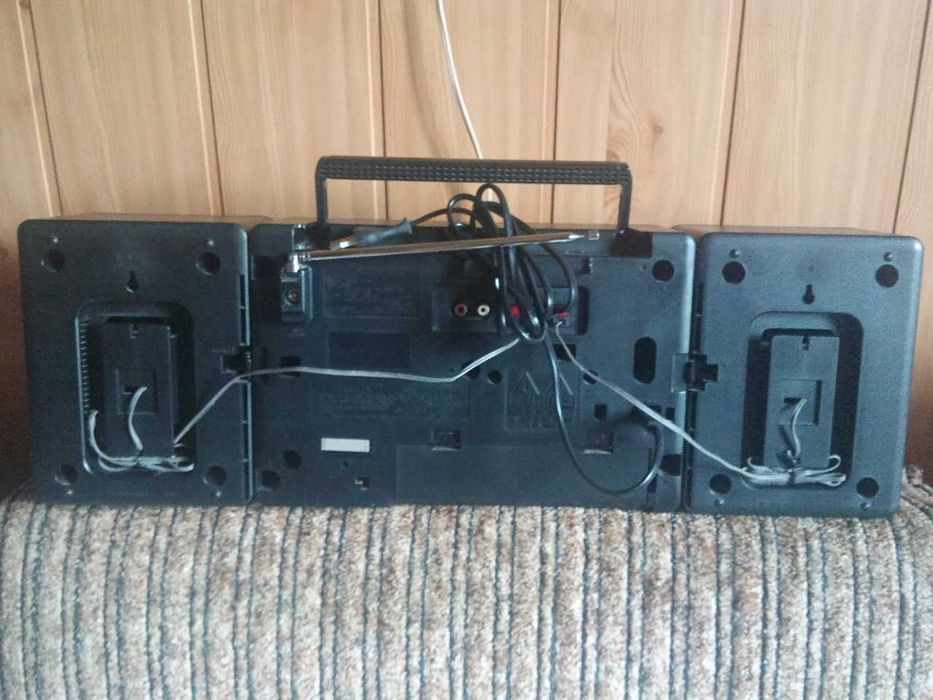 Radiomagnetofon Panasonic RX-CT810 z fabrycznym zakresem FM CCIR