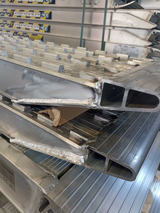 Najazdy aluminiowe 2.5m do 25T - Dostawa, gwarancja, znak CE