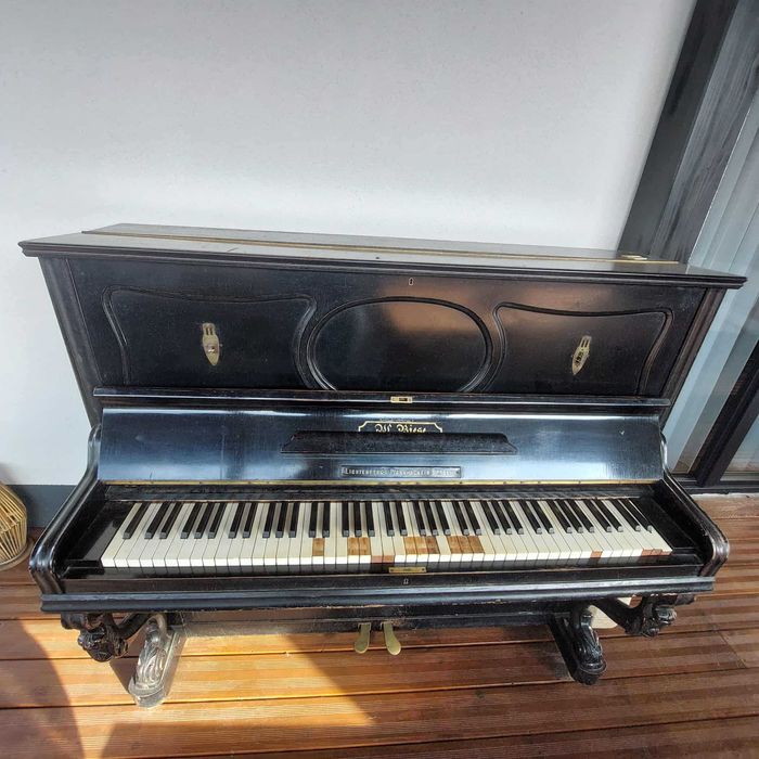 Pianino marki W. BIESE używane