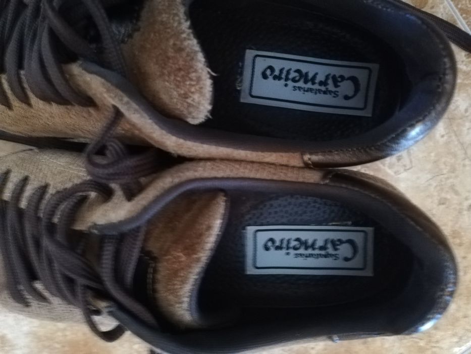 Sapatos marca CARNEIROS